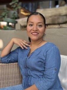Natali Ortiz Santos, creadora de Biblia por Versículos